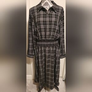 Maggy London Black and White Plaid Long Sleeve Shirtdress with Smocked Waist